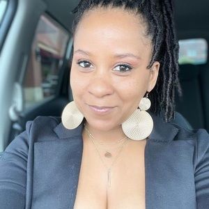 Meet your Posher, Kelli